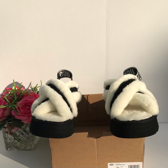 UGG Disco Cross Slide - Picture 7 of 12